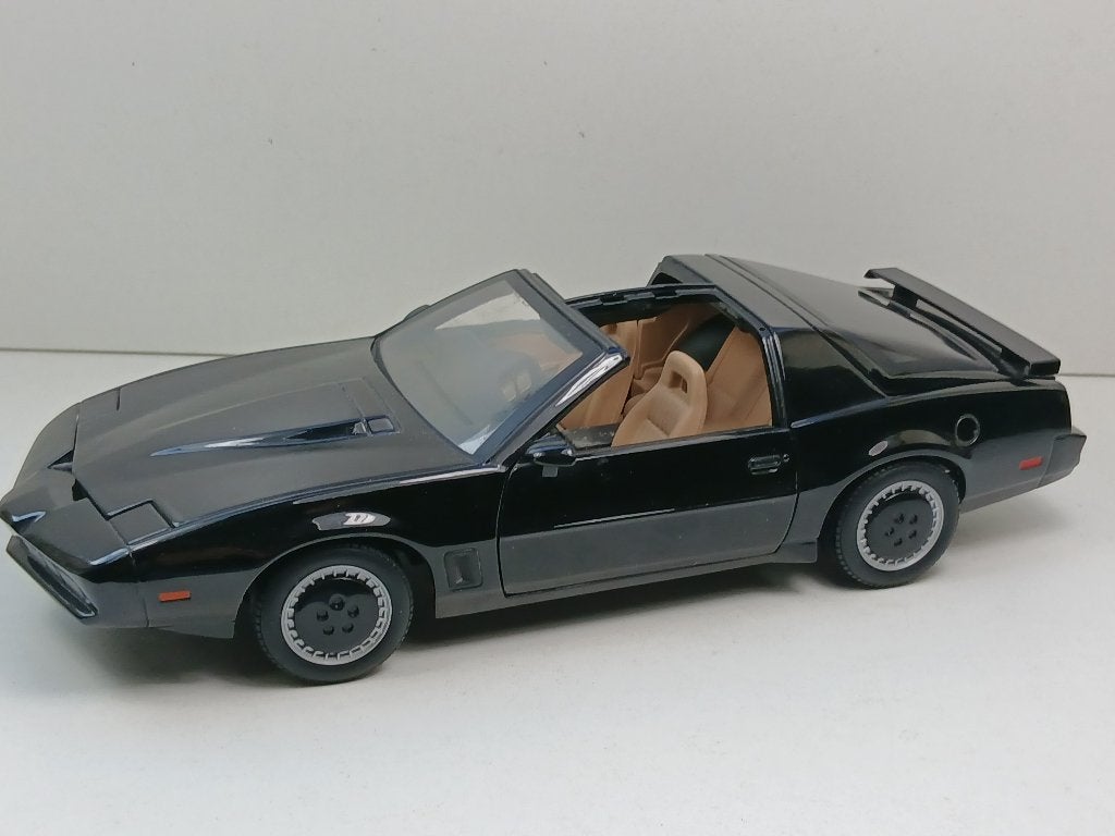 ertl 1/18  kitt knight rider, Ophalen of Verzenden, Zo goed als nieuw, Bburago