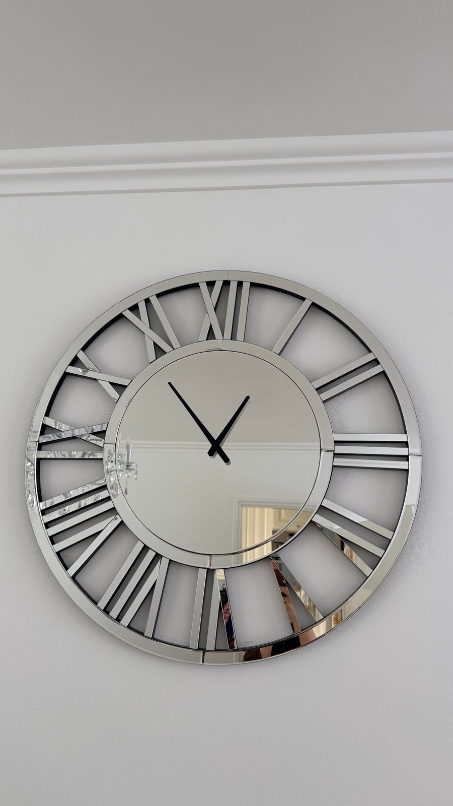 Prachtige Spiegelklok met Romeinse Cijfers - Modern Design, Ophalen, Wandklok, Analoog, Zo goed als nieuw
