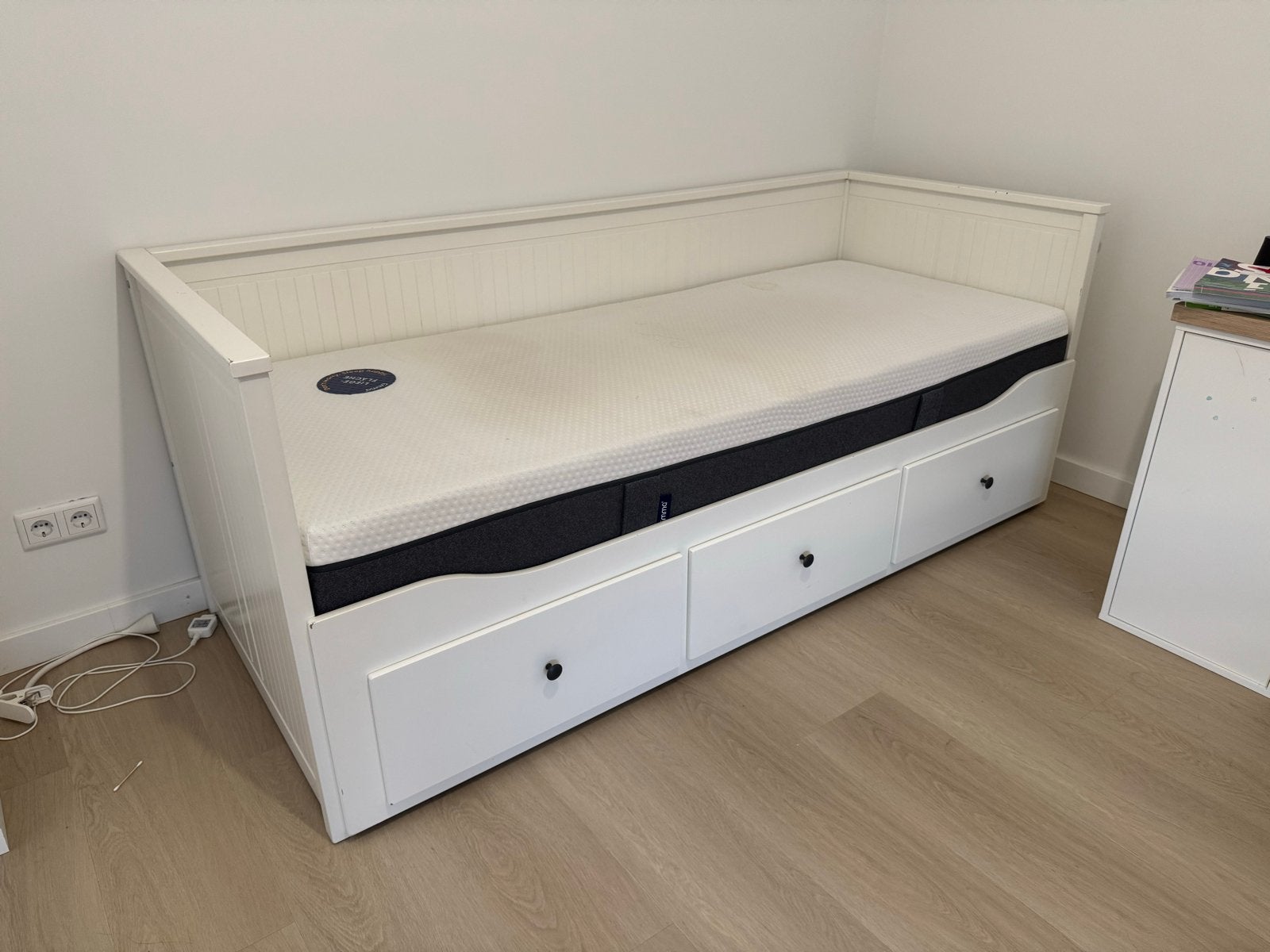 IKEA HEMNES Bedbank (3 lades) + Emma Matras, Ophalen, Eenpersoons, Wit, 80 cm