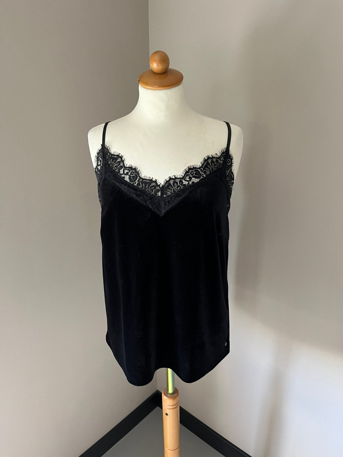 Nieuw! Tramontana lace top zwart M, Kleding | Dames, Maat 38/40 (M), Zwart, Ophalen of Verzenden, Zo goed als nieuw