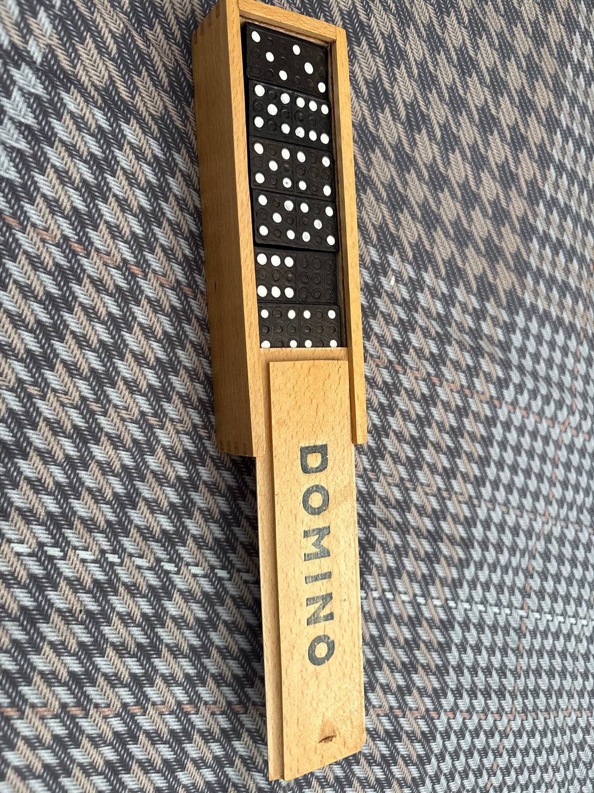 Domino spel in houten kistje, Een of twee spelers, Ophalen of Verzenden, Gebruikt