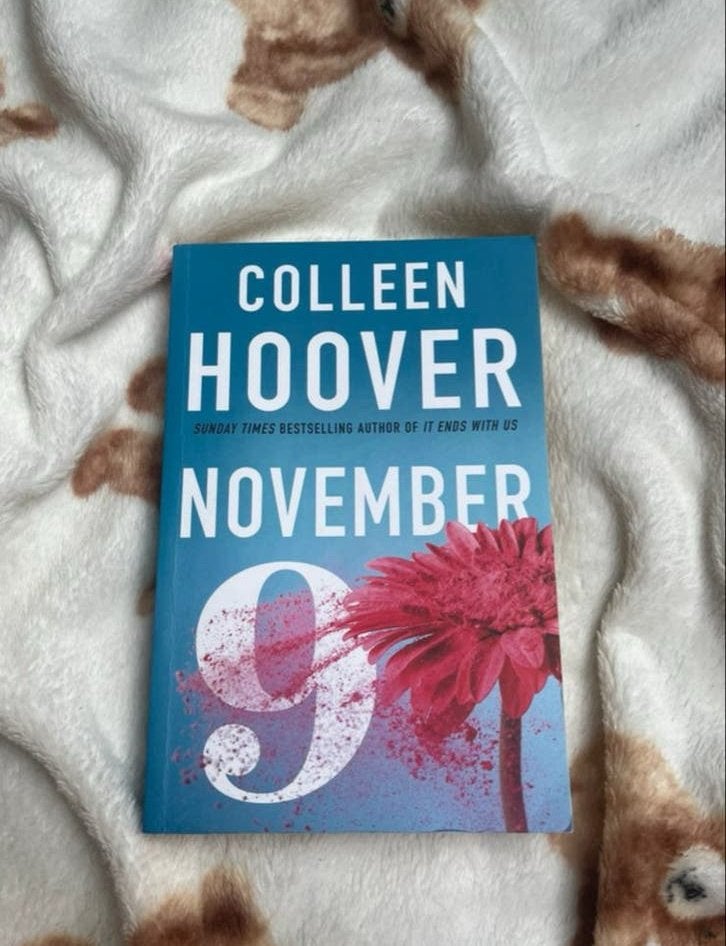 November 9 - Colleen Hoover (Engelstalig), Ophalen of Verzenden, Zo goed als nieuw, Europa overig