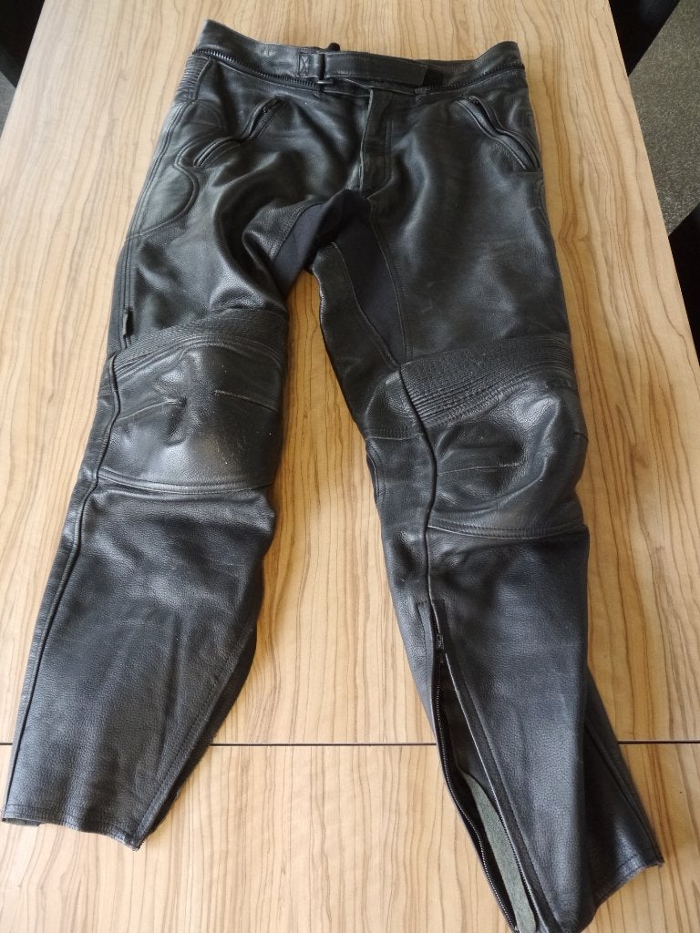(24) Richa broek leder, maat 52/34, Broek | leer, Dames, Ophalen of Verzenden, Richa