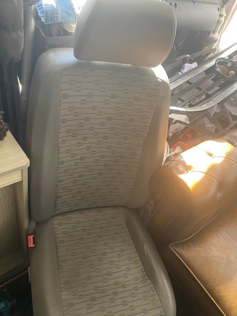 Volkswagen Transporter t5 stoel, Auto-onderdelen, Interieur en Bekleding, Ophalen of Verzenden, Volkswagen