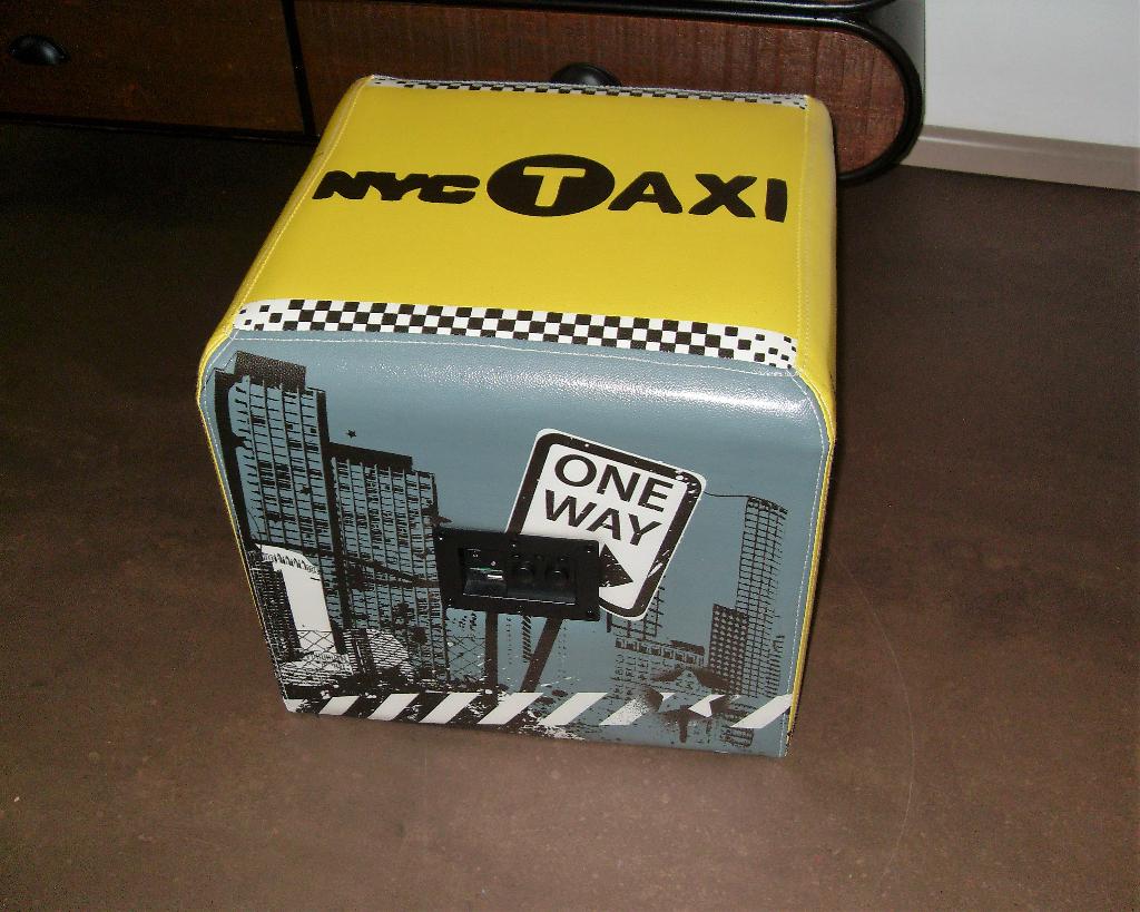 USA Hocker New York MP3 en Bluetooth Box New York City Taxi, Ophalen, Leer, Minder dan 50 cm, Vierkant