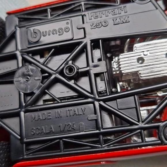 Gedetailleerd model van Ferrari 250 lm, Hobby en Vrije tijd, Modelauto's | 1:24, Ophalen of Verzenden, Zo goed als nieuw, Auto