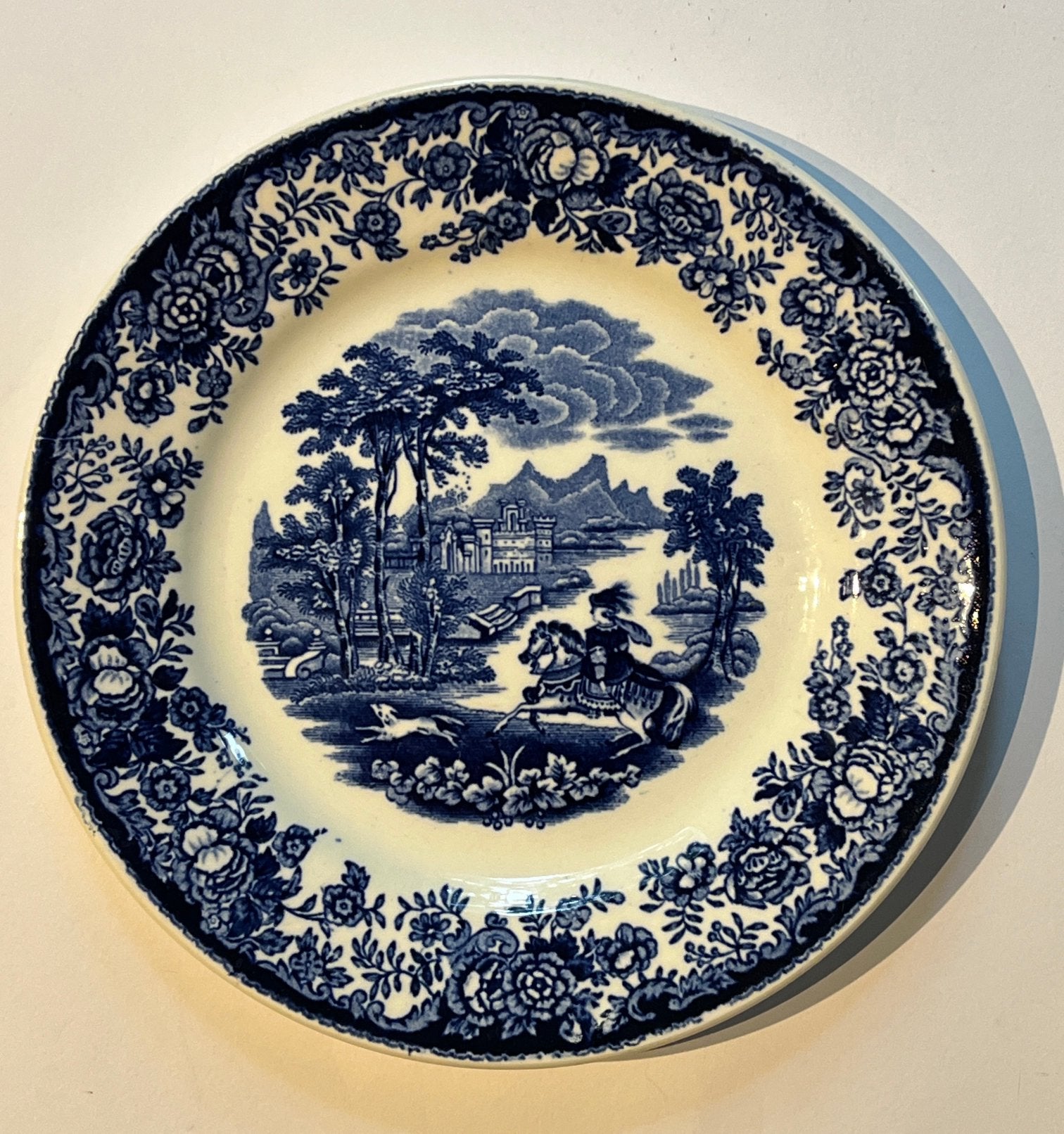 Bord Petrus Regout & Co; model Amazone; blauw-wit; puntgaaf, Ophalen of Verzenden