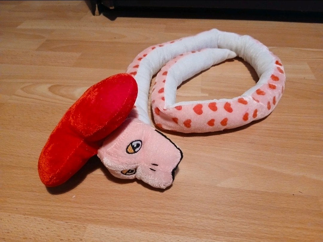 Roze slangen knuffel met hartjes patroon en hartje, Overige merken, Overige karakters, Overige typen, Ophalen of Verzenden