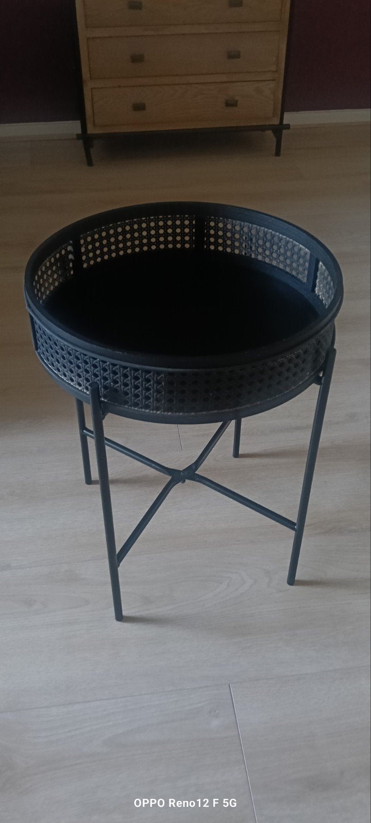Bijzettafel zwart (klein), Huis en Inrichting, Tafels | Bijzettafels, Minder dan 55 cm, Gebruikt, Rond, Ophalen