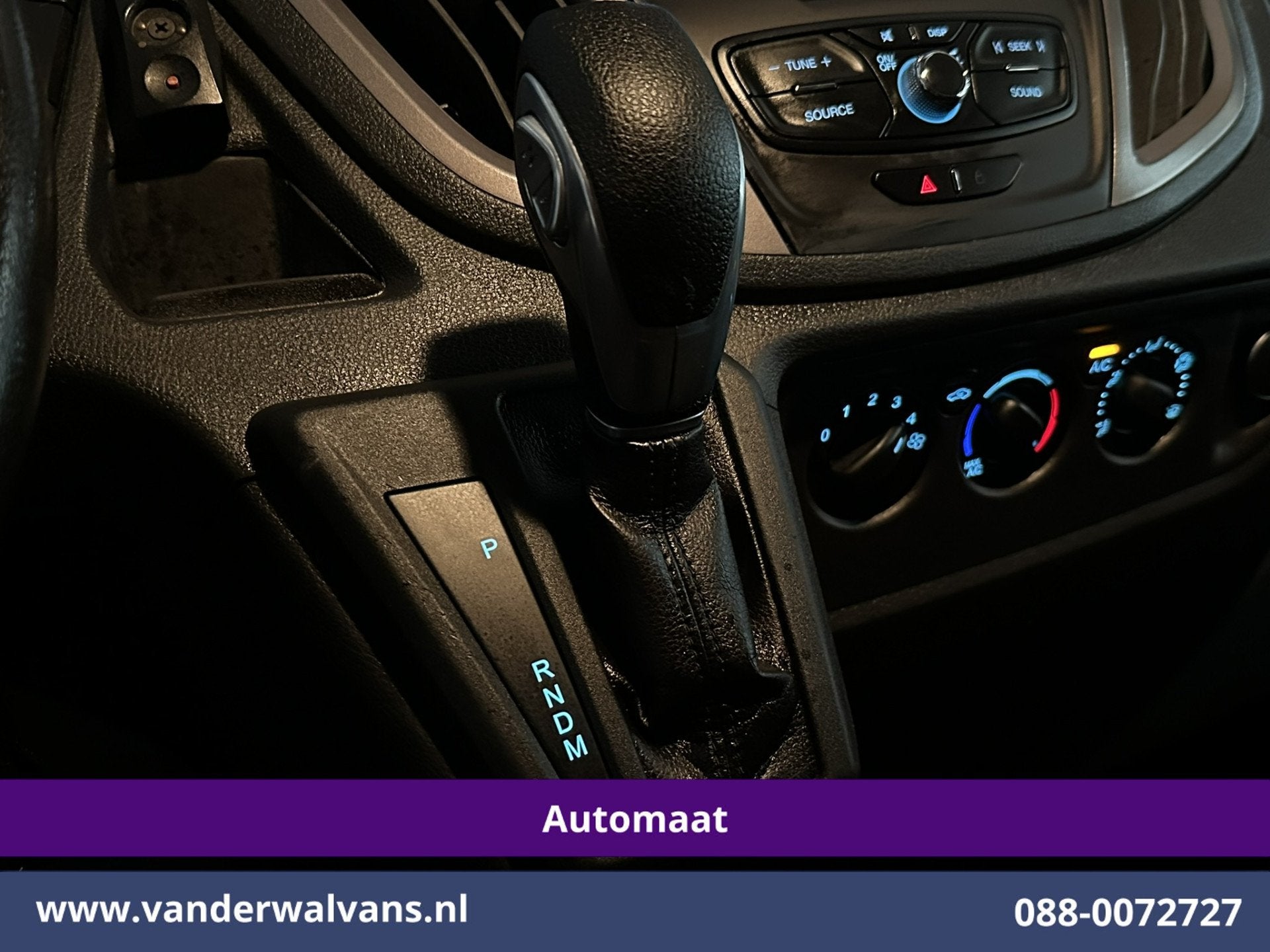 Ford Transit 2.0 TDCI 131pk Automaat L2H2 Inrichting Euro6 A, Auto's, Dealer onderhouden, Stof, 4 cilinders, Wit