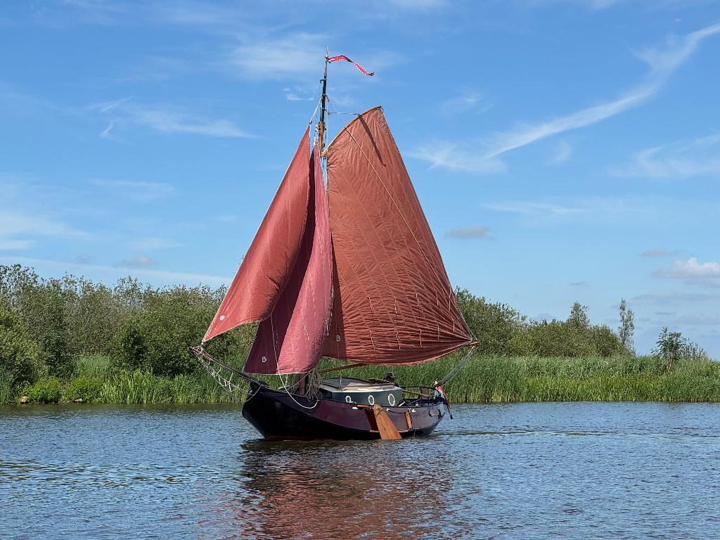 Zeilboot / Platbodem huren, Watersport en Boten, Platbodems, Zo goed als nieuw, Staal, Diesel, Ophalen