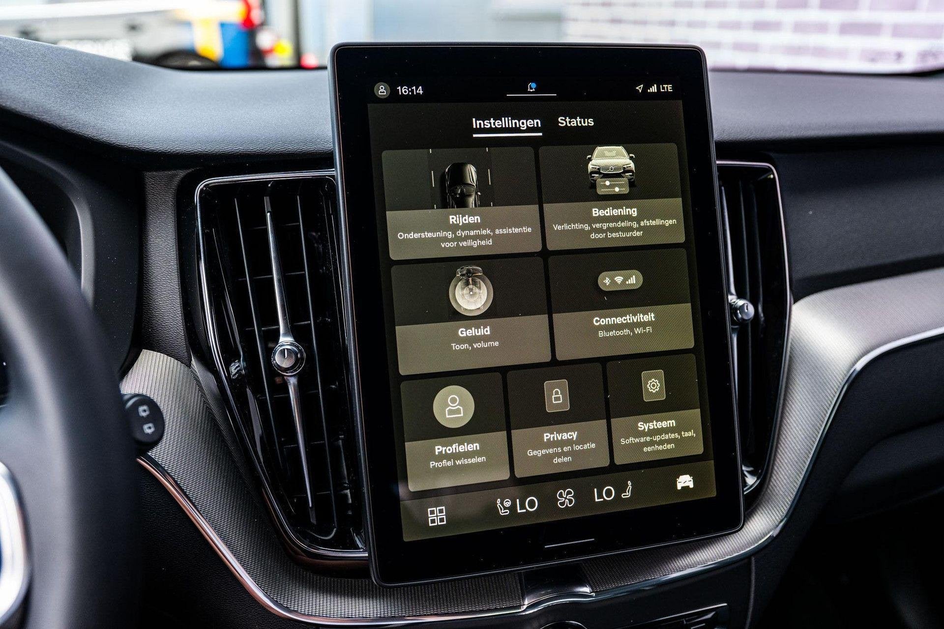 Volvo XC60 2.0 T6 Plug-in hybrid AWD Essential | Gratis Trek, Automaat, 12 maanden, Euro 6, 4 cilinders