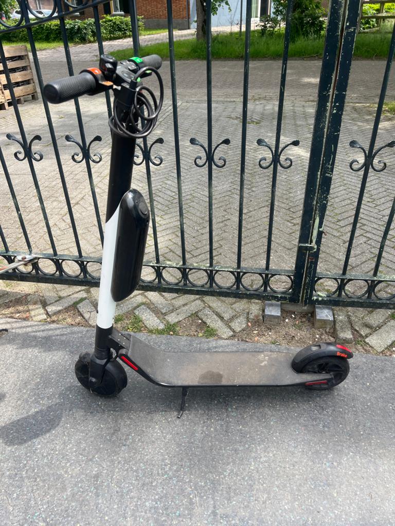 Elektrische step, doet het alleen niet, Fietsen en Brommers, Ophalen, Gebruikt, Elektrische step (E-scooter)