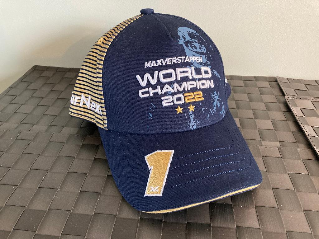✅ Max Verstappen 2022 World Champion pet Red Bull Racing, Ophalen of Verzenden, Nieuw, Formule 1