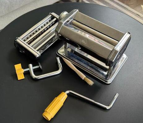 Inno Cuisinno Pastamachine - in doos 1x gebruikt, Witgoed en Apparatuur, Wafelijzers, Ophalen of Verzenden, Zo goed als nieuw