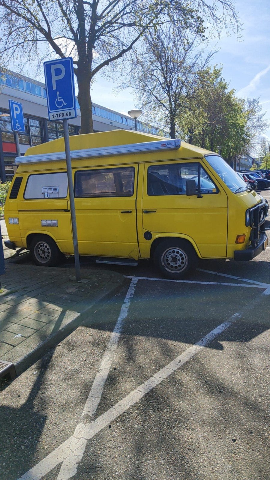 Gele Volkswagen T3 Buscamper 1989, Caravans en Kamperen, Campers, Buscamper of Camperbus, Volkswagen, Particulier, Benzine