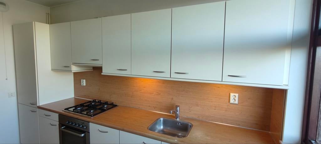 Complete witte keuken met koelkast, oven en kookplaat, Huis en Inrichting, Keuken | Complete keukens, Ophalen, Gebruikt, Wit, Enkelwandige keuken