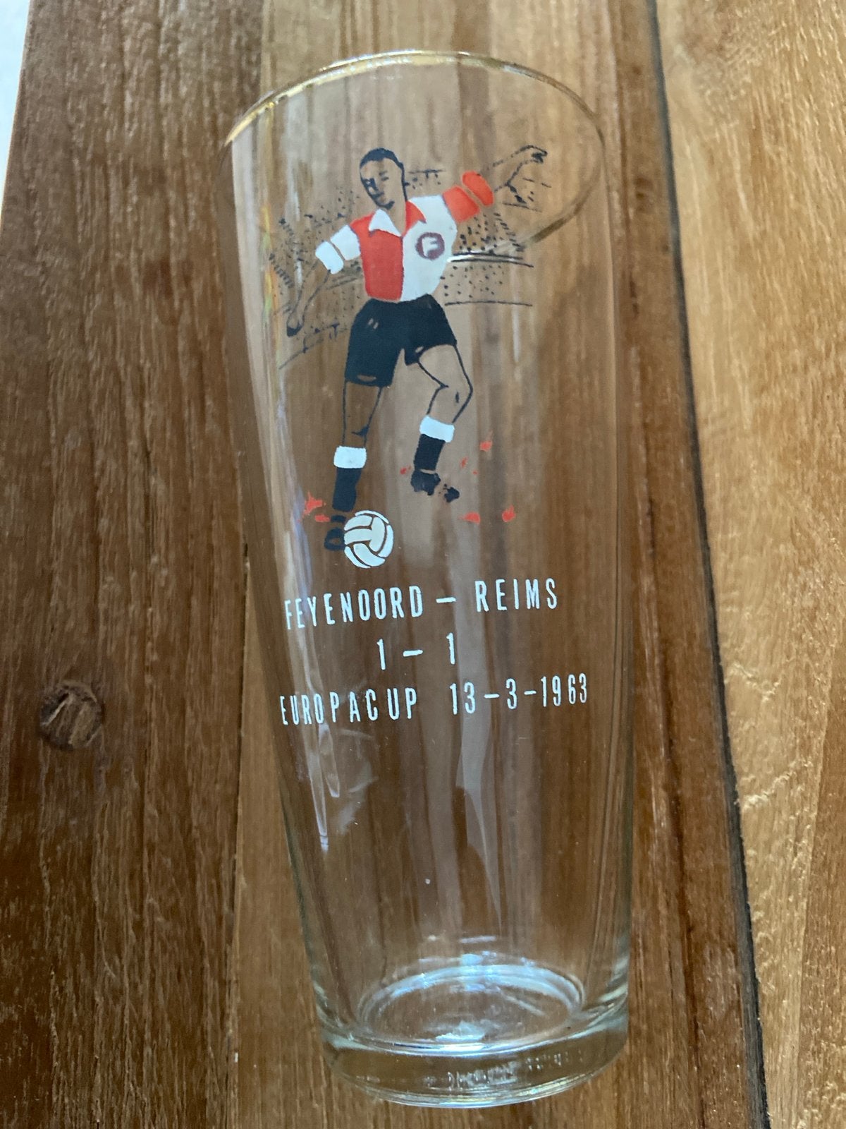 Feyenoord bierglas 1963, Ophalen