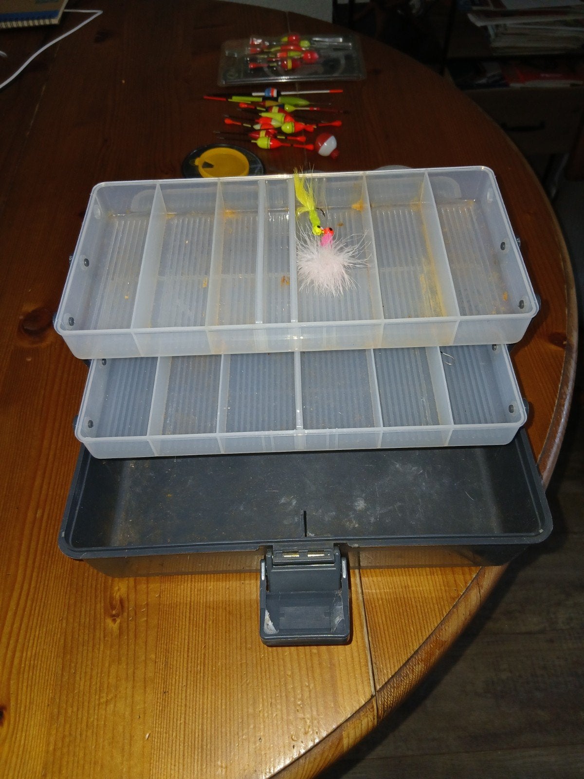 Viskoffer incl 3 doosjes lood en 18 dobbers, Ophalen of Verzenden, Dobber of Lood