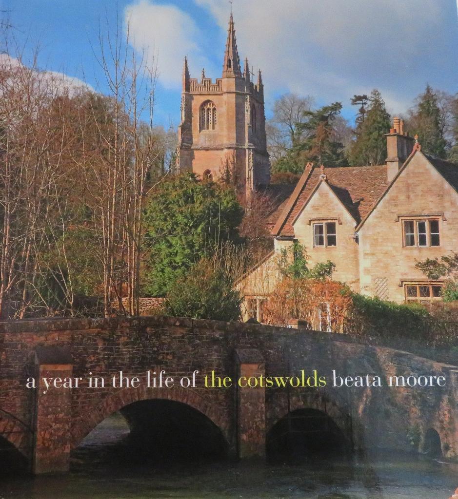 A year in the life of the Cotswolds ( incl.verz.kosten ), Verzenden, Zo goed als nieuw, Beata Moore, Europa
