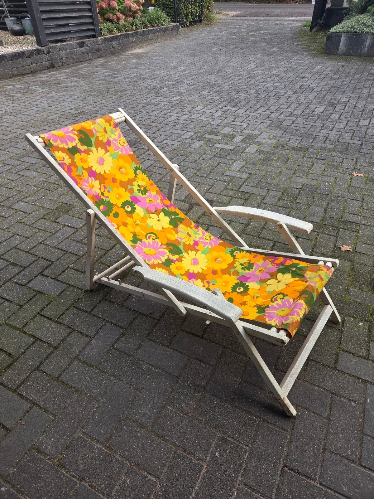 Vintage Ligstoel met Bloemenprint - Inklapbaar, Tuin en Terras, Ophalen, Gebruikt, Hout, Inklapbaar