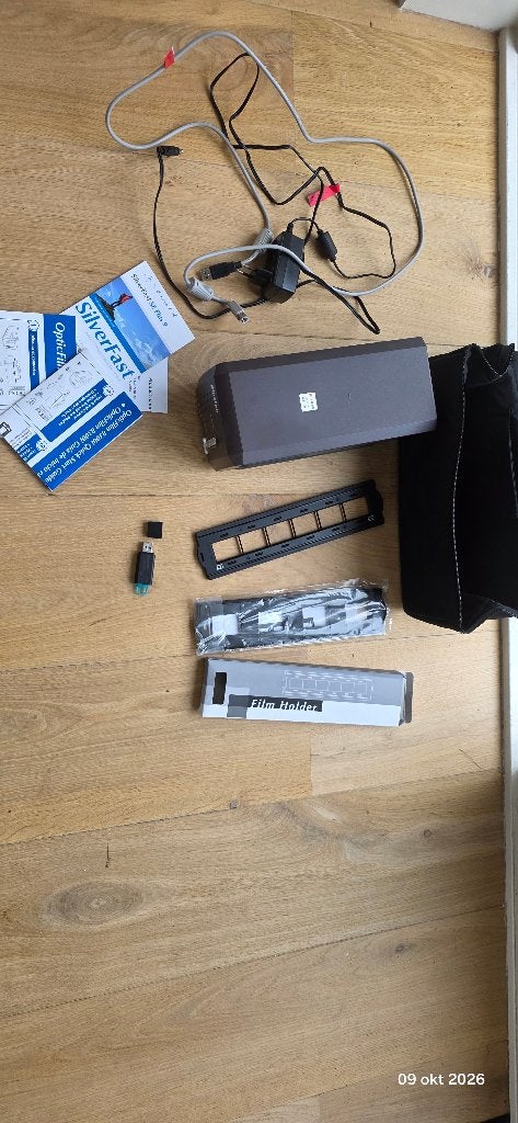 Plustek OpticFilm 8300i SE scanner + SilverFast SE Plus 9, Ophalen, Zo goed als nieuw, MacOS, Fotoscanner