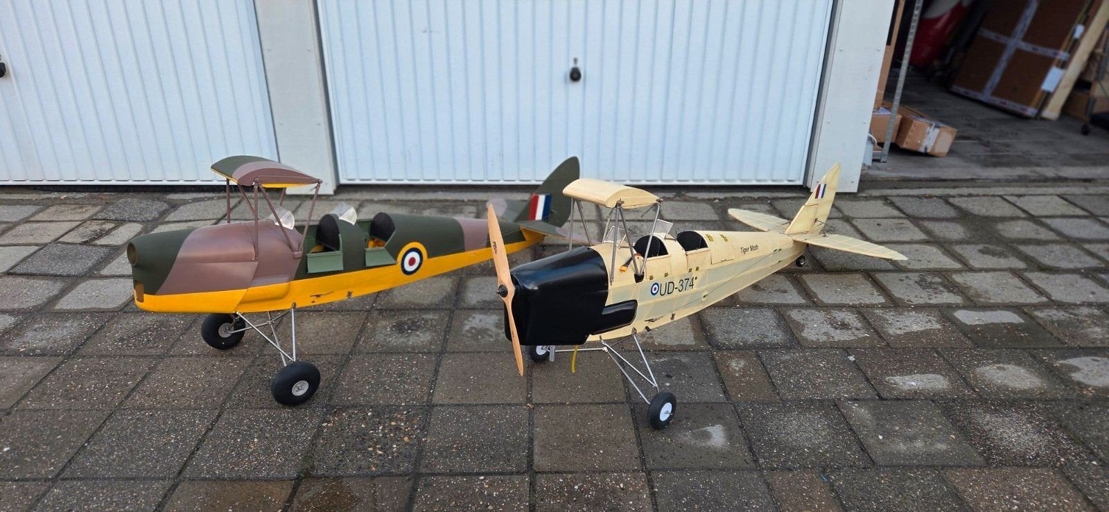 Tiger Moths, Ophalen of Verzenden
