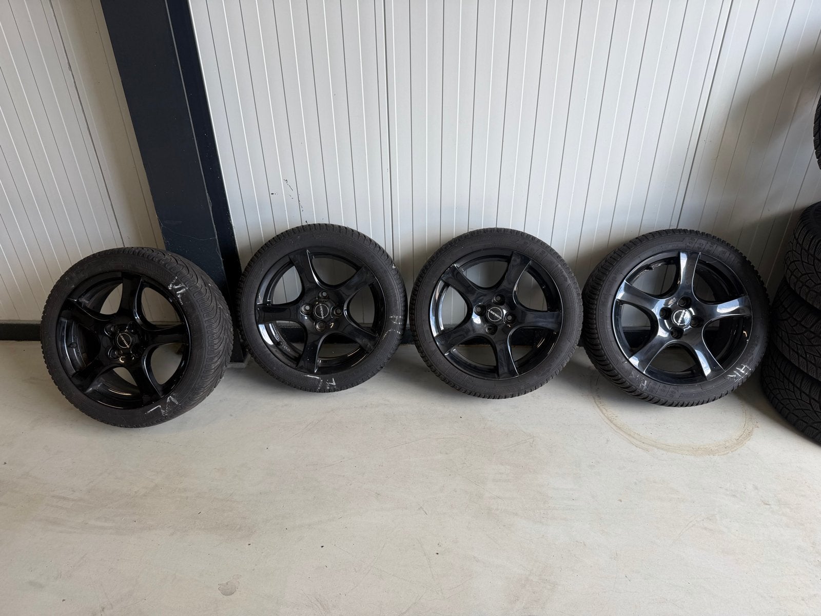 Borbet velgen met Kleber winterbanden 195/45R16, Ophalen, Gebruikt, 16 inch, Banden en Velgen