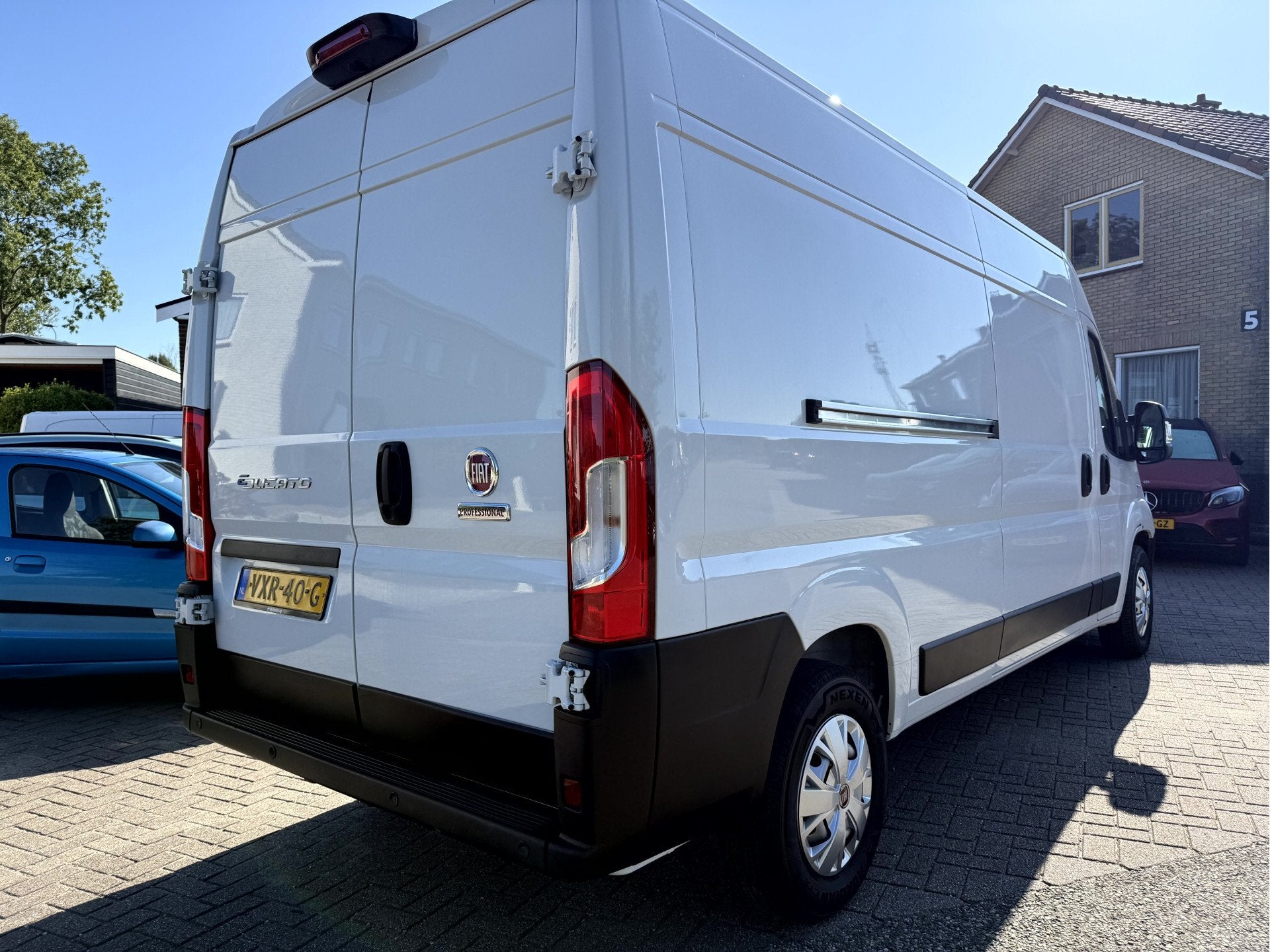 Fiat E-Ducato 3.5T L3H2 79 kWh 4224km!, 3-Persoons, App Conn, Dealer onderhouden, Stof, Gebruikt, Zwart