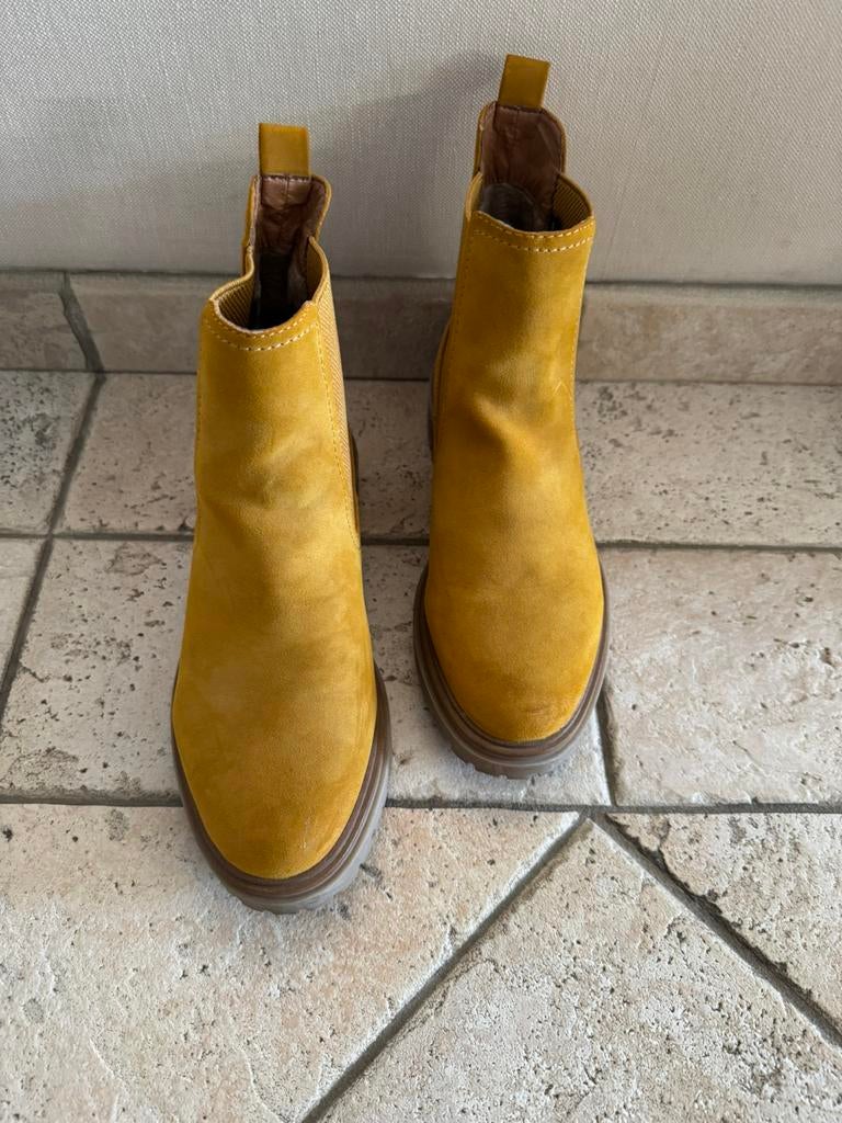 Zo goed als nieuw Tamaris enkellaarsjes maat 38, Ophalen, Geel, Lage of Enkellaarzen, Zo goed als nieuw