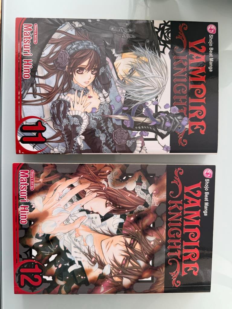 Vampire Knight deel 11 en 12, Meerdere stripboeken, Ophalen of Verzenden, Gelezen