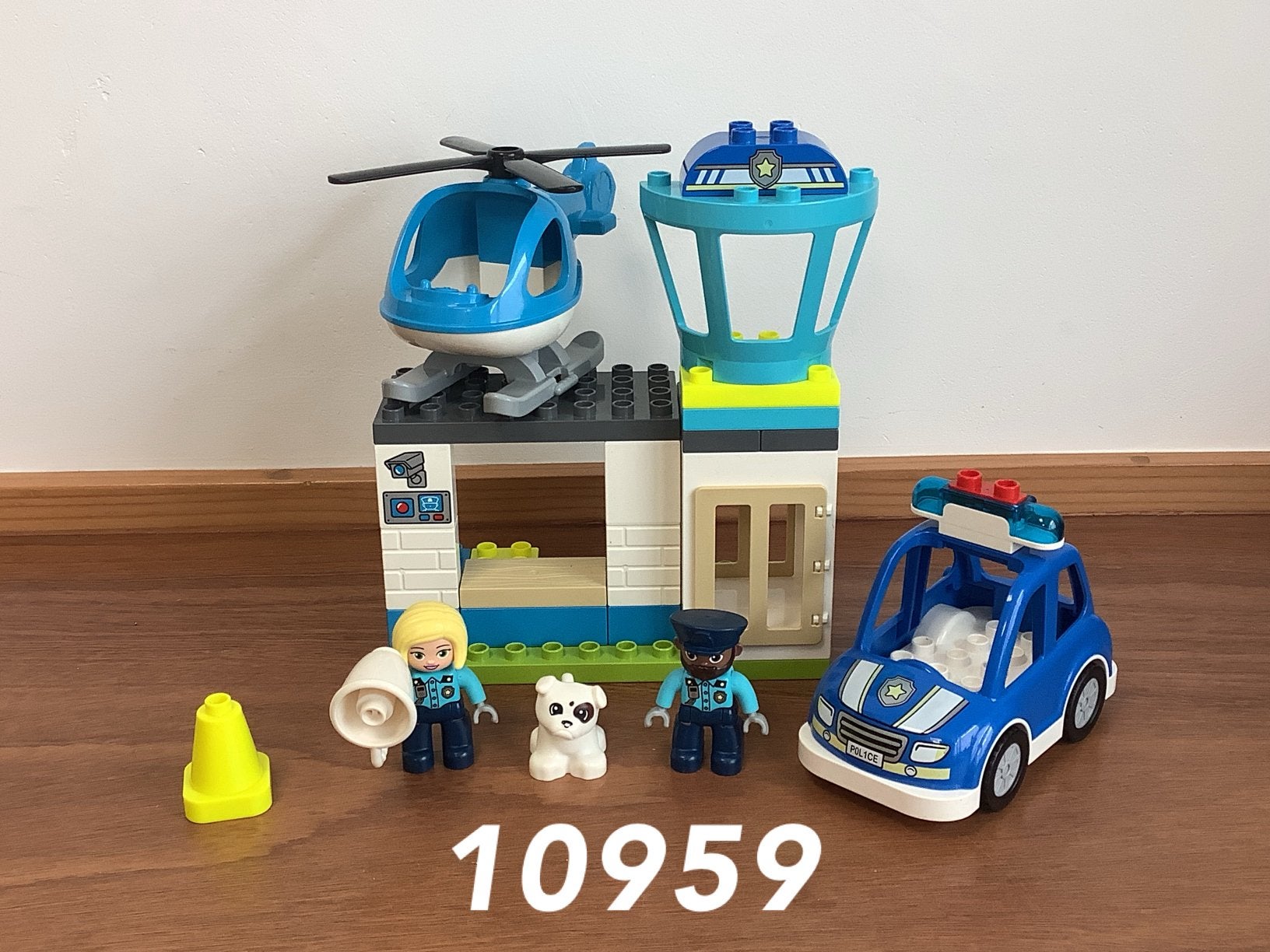 Duplo politiebureau 10959 (compleet) 1, Kinderen en Baby's, Speelgoed | Duplo en Lego, Ophalen of Verzenden, Zo goed als nieuw