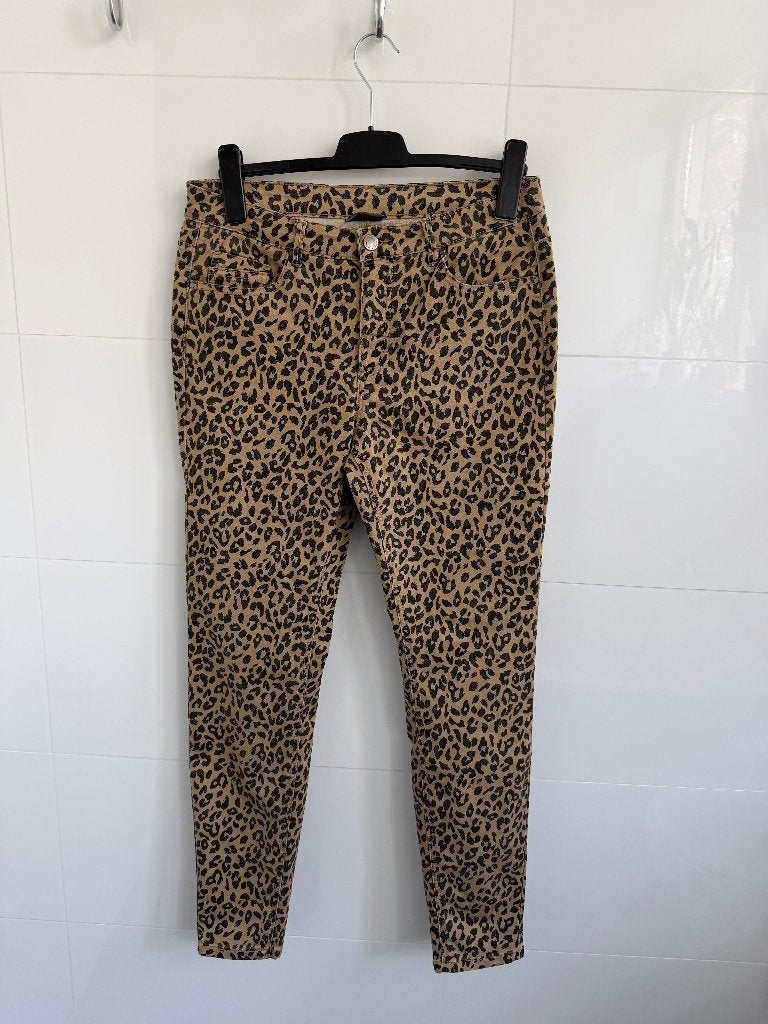 Broek panter print maat 42, Kleding | Dames, Ophalen, Overige kleuren, Maat 42/44 (L), Zo goed als nieuw