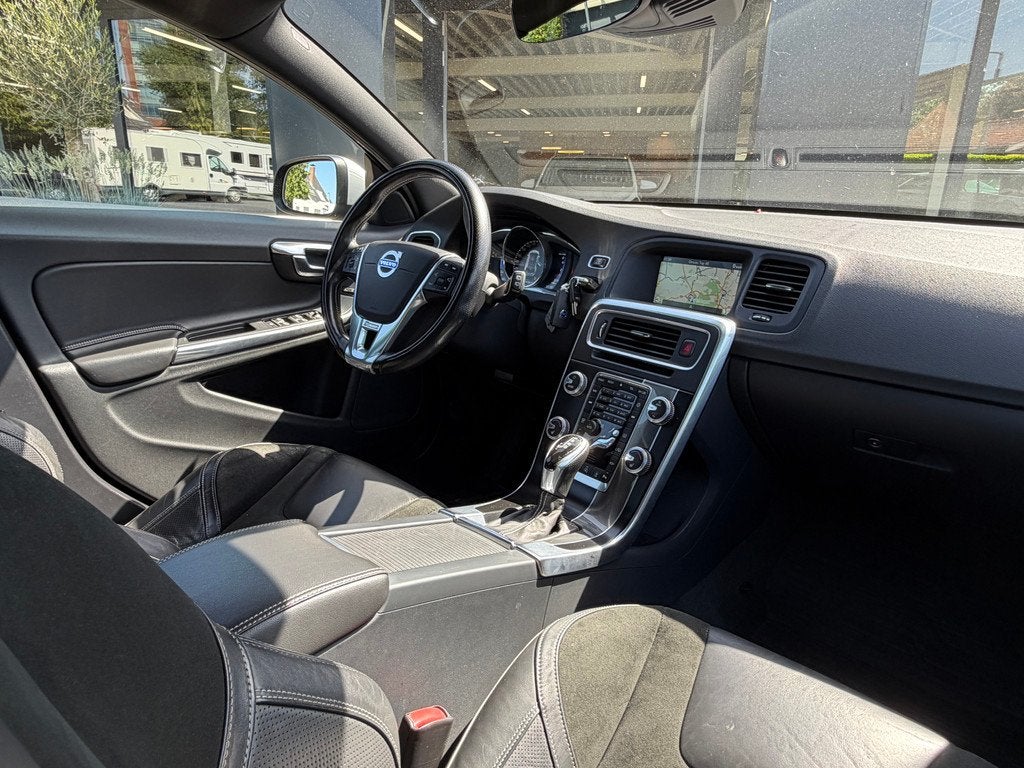 Volvo V60 T5 Ocean Race R-Design Nieuw Staat (bj 2014), Auto's, Euro 6, 4 cilinders, 1969 cc, Automatische klimaatregeling
