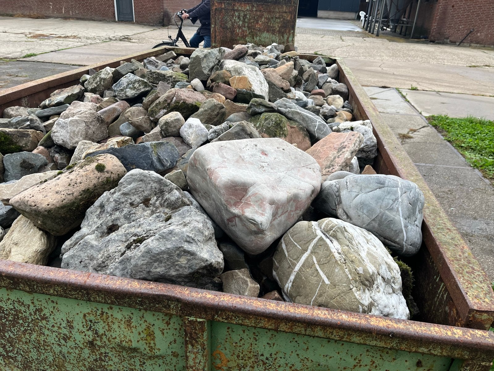 Diverse natuurstenen rotsen en keien voor tuin of decoratie, Tuin en Terras, Ophalen, Overige materialen, Gebruikt, Kei