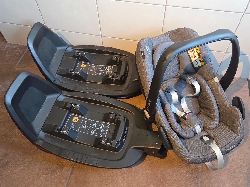 Complete set: Maxi‑Cosi Rock + 2 FamilyFix 2 Isofix bases, Ophalen, Zijbescherming, Zo goed als nieuw, Isofix