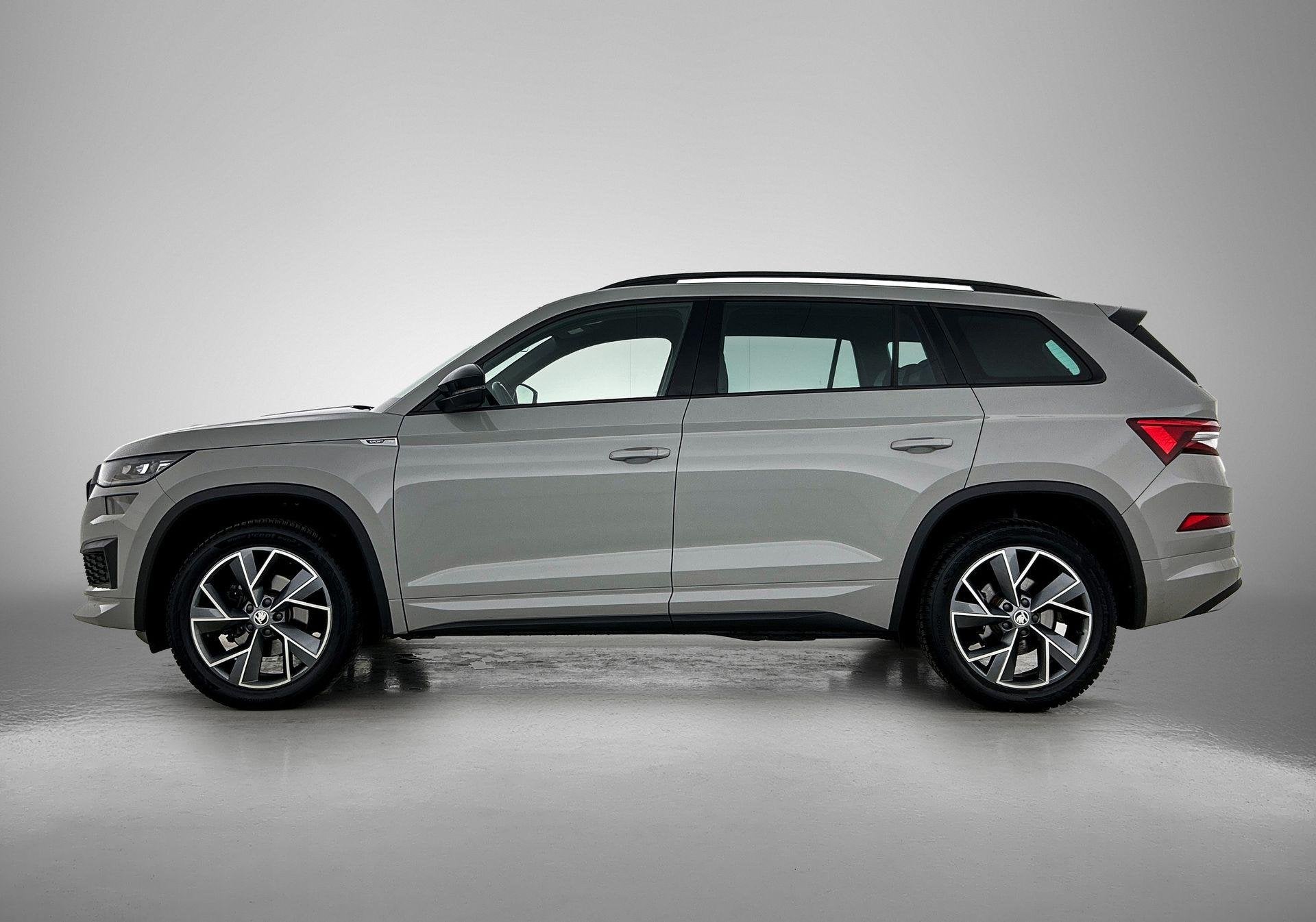Skoda Kodiaq 1.5 TSI Sportline Business | ALCANTARA SPORTINT, Auto's, 12 maanden, 4 cilinders, Alcantara, Bedrijf