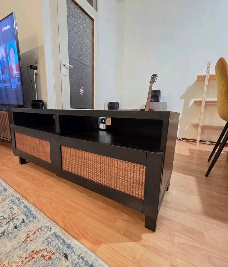 Ikea Besta zwart tv meubel met webbing (120x42x48 cm), Huis en Inrichting, Ophalen, Overige materialen, Gebruikt, 100 tot 150 cm