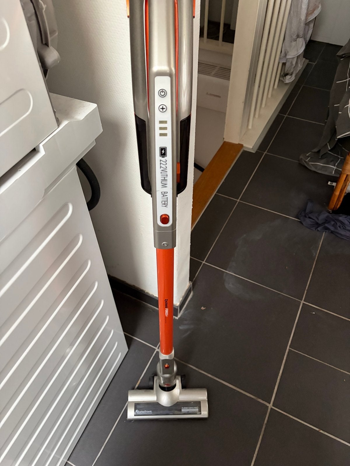 TurboTronic Cyclone Force Steelstofzuiger met LED, Overige merken, Gebruikt, Draadloos, Ophalen of Verzenden