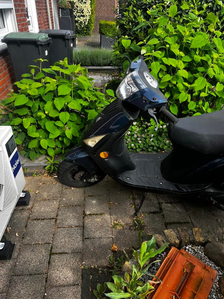 Scooter, Fietsen en Brommers, Scooters | Piaggio, Ophalen of Verzenden, Zo goed als nieuw, Benzine, Overige modellen