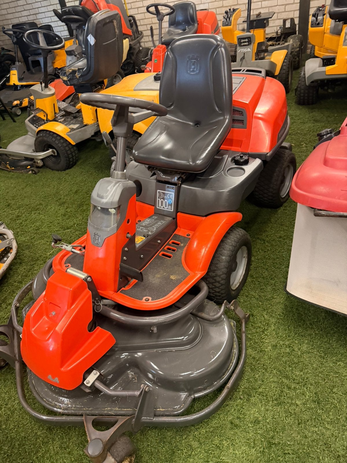 Husqvarna Rider 15v2 AWD, Ophalen, Nieuw, Mulchfunctie, 90 tot 120 cm