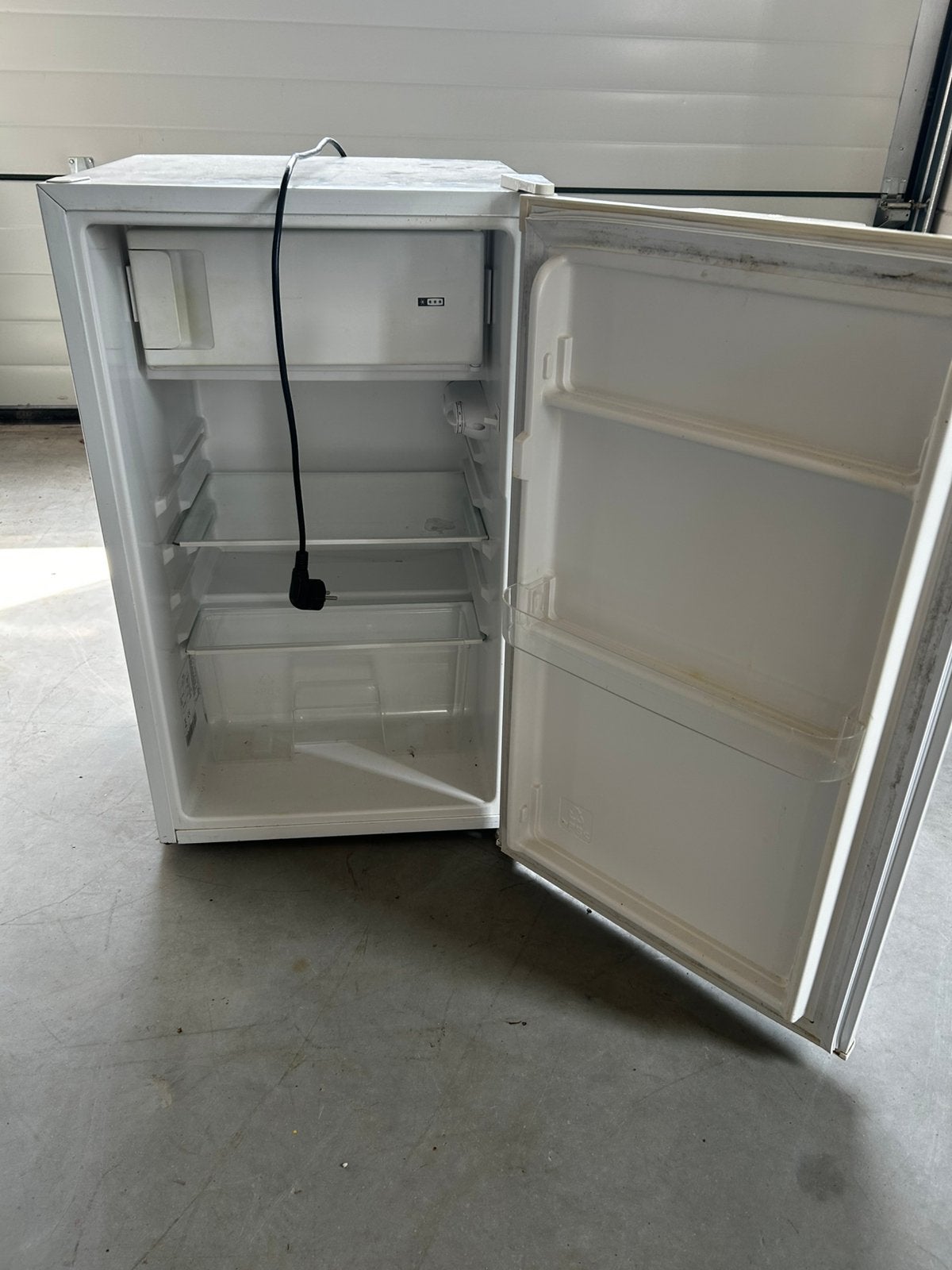 Tafelmodel OK koelkast wit, Ophalen, Zonder vriesvak, Minder dan 85 cm, Minder dan 75 liter