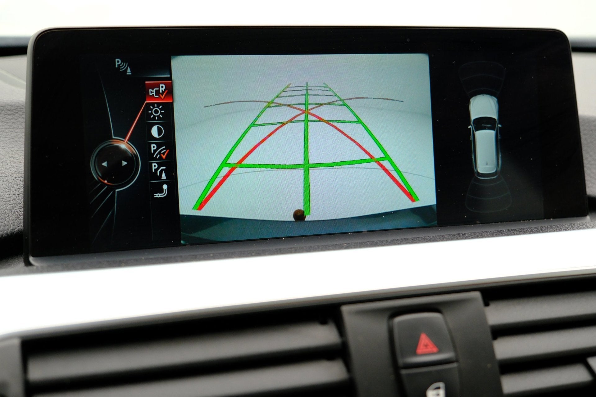 Foto 16 van BMW 3-serie Touring 320d EDE Centennial High Executive Aut.