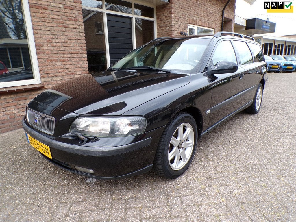Volvo V70 2.4 Comfort Line, Voorwielaandrijving, Zwart, Grijs, 170 pk