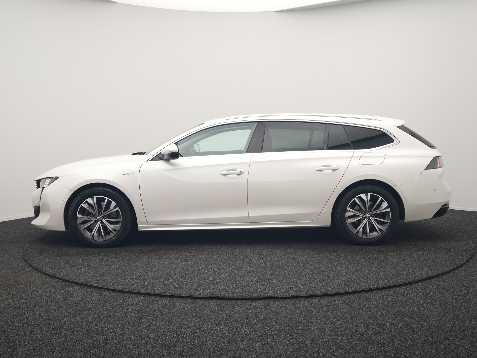 Peugeot 508 SW 1.6 Blue Lease Allure PHEV 291pk | Trekhaak A, Auto's, Peugeot, 745 kg, Gebruikt, 4 cilinders, Wit