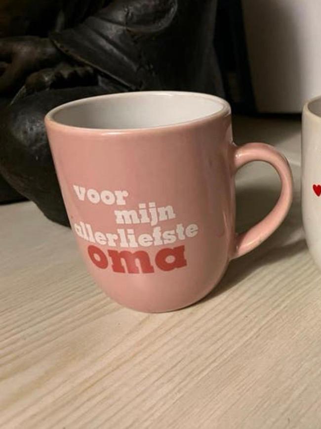 Prenatal mok “allerliefste oma “ roze, Ophalen of Verzenden, Aardewerk, Overige stijlen, Kop(pen) en/of Schotel(s)