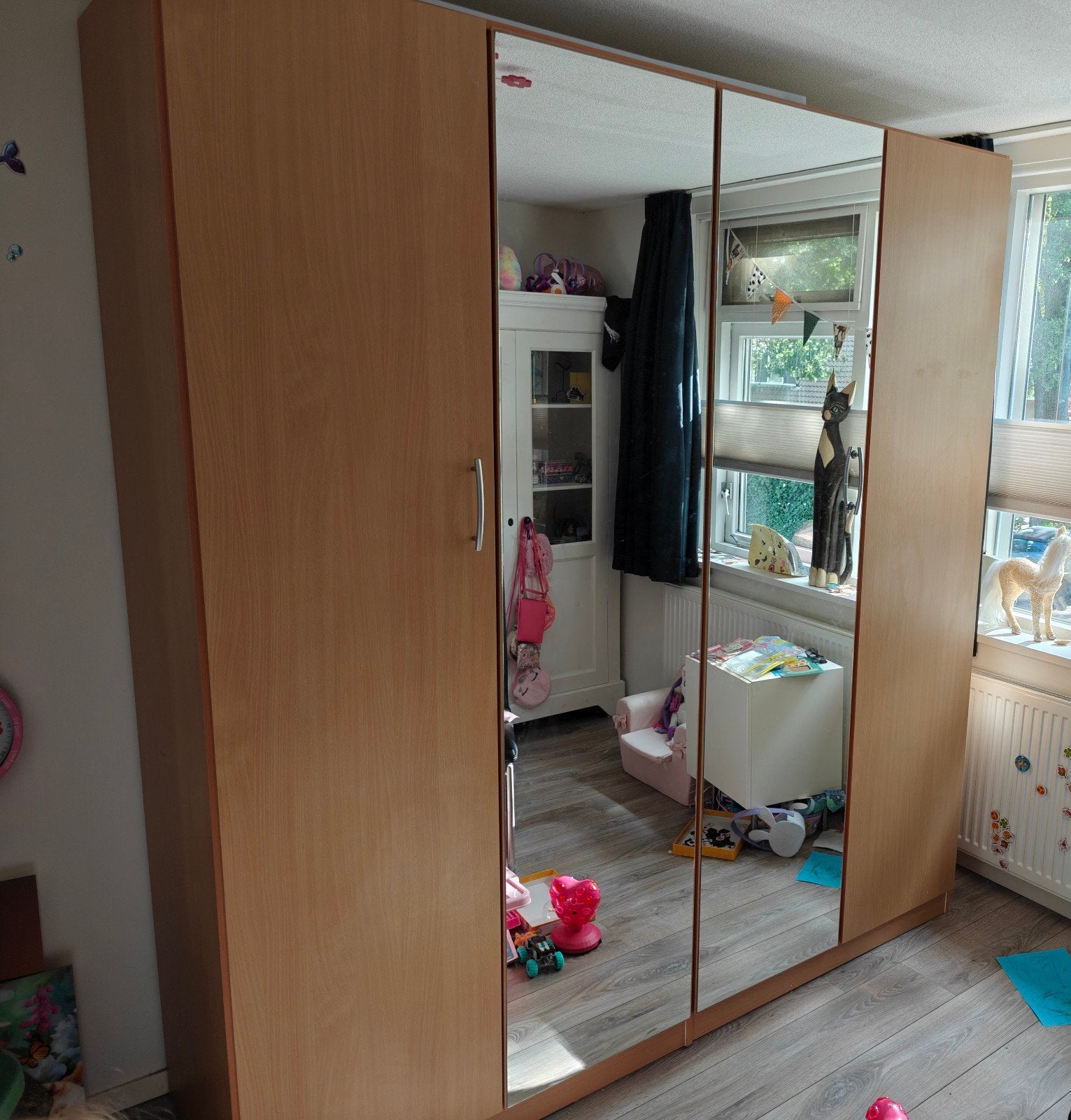 Grote luxe 4-deurs kledingkast met spiegels hang en leg, Huis en Inrichting, Kasten | Kledingkasten, Ophalen, 200 cm of meer, Zo goed als nieuw