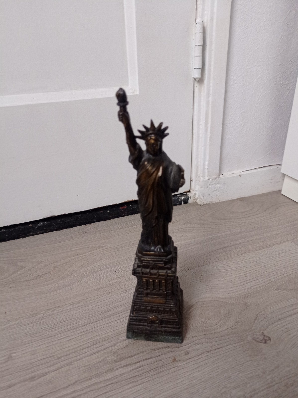 decoratief beeldje van het Vrijheidsbeeld, Verzamelen, Beelden en Beeldjes, Ophalen of Verzenden, Zo goed als nieuw, Dier