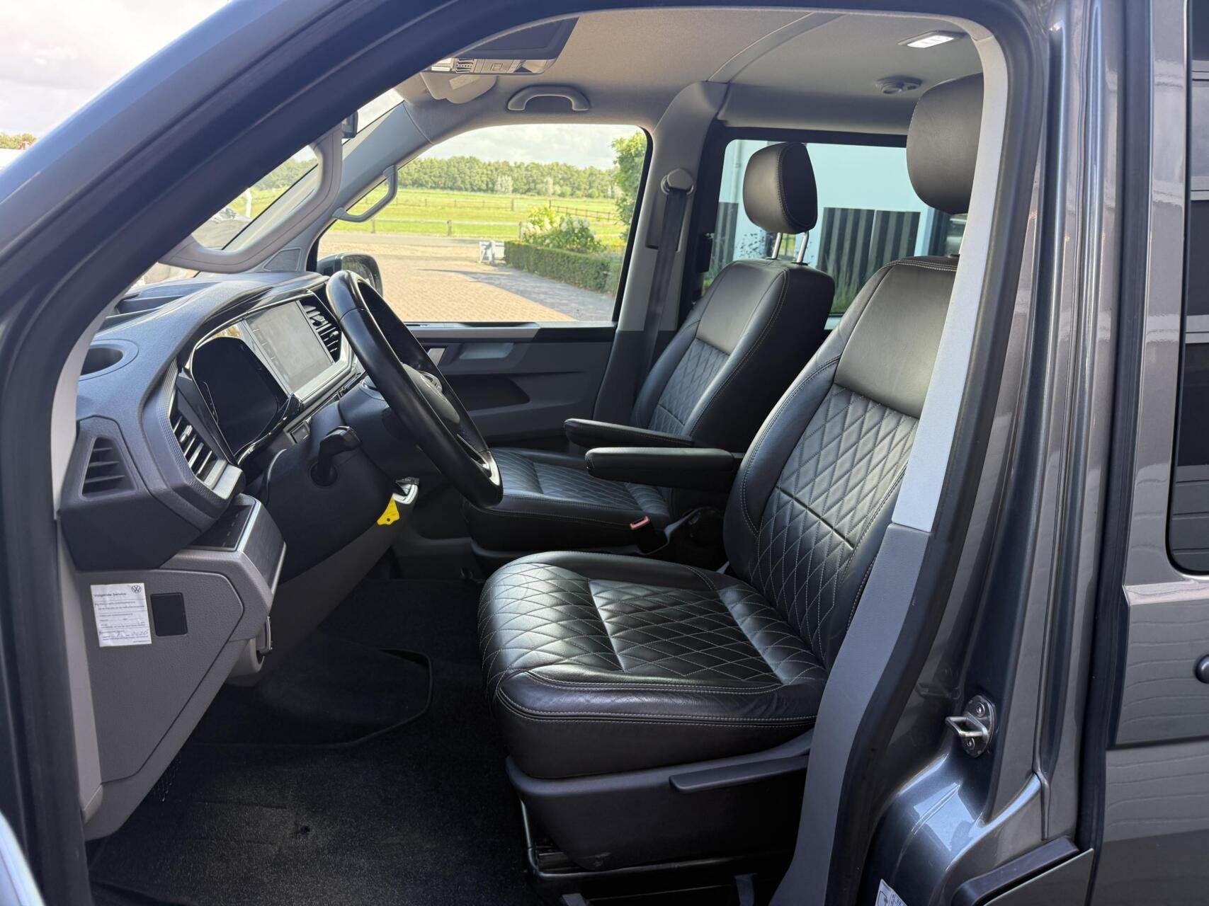 Volkswagen Transporter 2.0 TDI L2H1 DC Bulli DUB. SCHUIFD/LE, 12 maanden, Gebruikt, 4 cilinders, Volkswagen