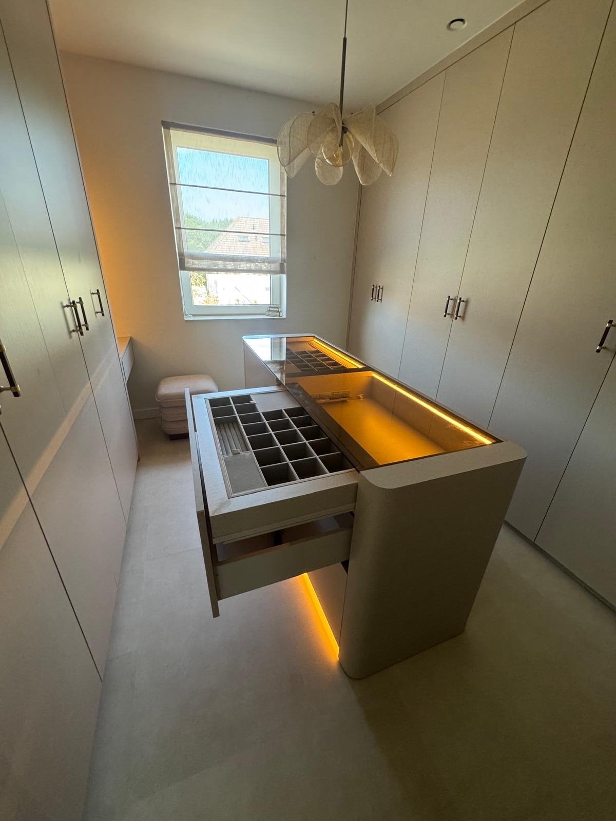 Luxe Inloopkast Eiland met Lades en Verlichting, Huis en Inrichting, 100 tot 150 cm, Verzenden, Nieuw, Minder dan 100 cm